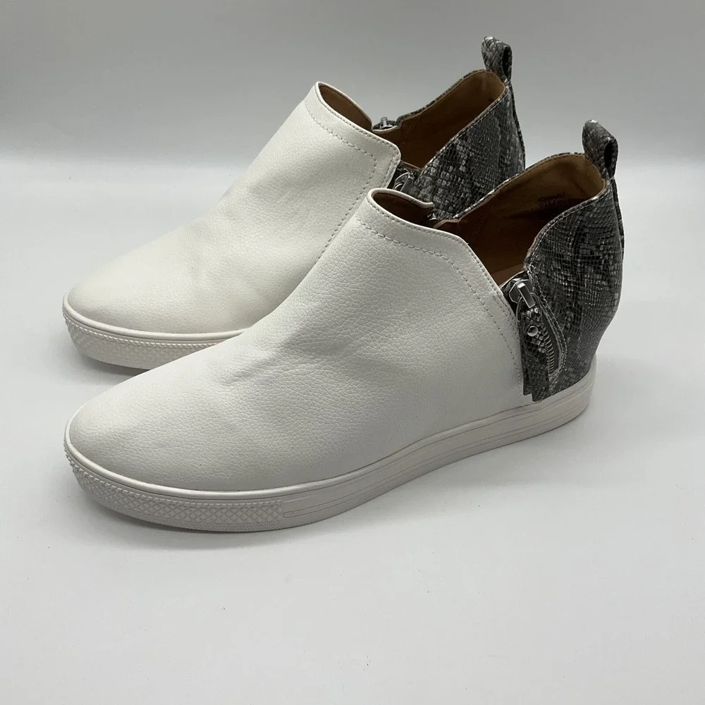 Boho Snakeskin Wedge Sneaker 9.5 Modern Edgy Hidden Heel Office Casual Shoe